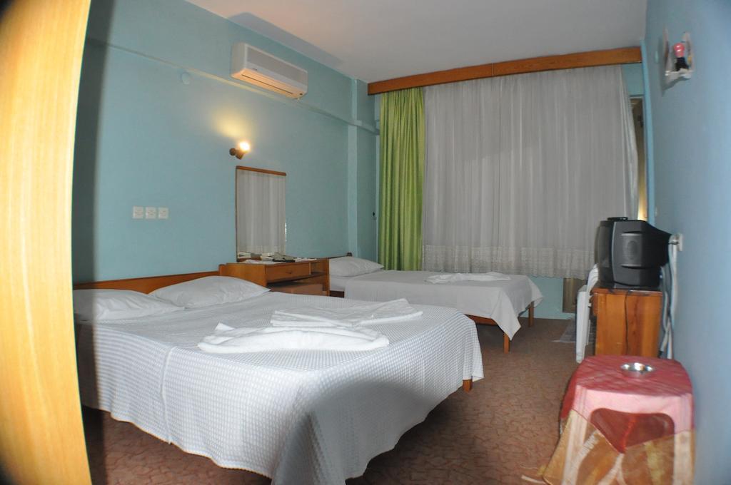 Akerdem Hotel Kusadası Quarto foto